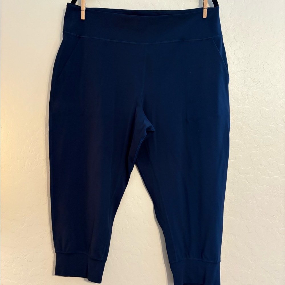 lululemon athletica Align Navy Cropped Joggers